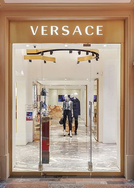 versace москва|Найдите ближайший бутик Versace .